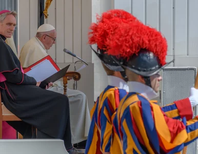 Miniatura: Chronią papieży od ponad 500 lat. Nie...