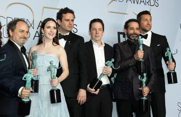 Kevin Pollak, Rachel Brosnahan, Luke Kirby, Brian Tarantina, Tony Shalhoub i Zachary Levi 