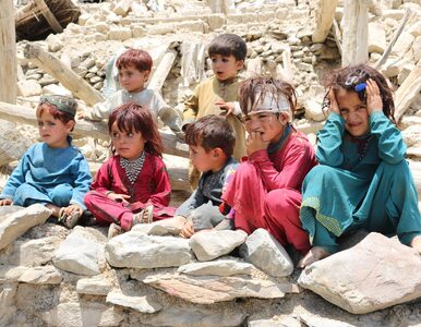 Miniatura: Bieda i głód w Afganistanie. Rodzice...
