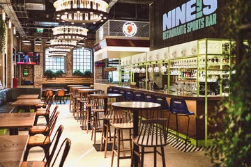 Nines, restauracja Roberta Lewandowskiego mieści się w starym browarze przy ulicy Grzybowskiej w Warszawie 