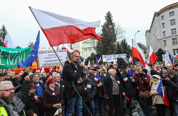 Miniatura: Manifestacja KOD w Warszawie