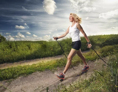 Miniatura: Nordic walking: poprawia wydolność...