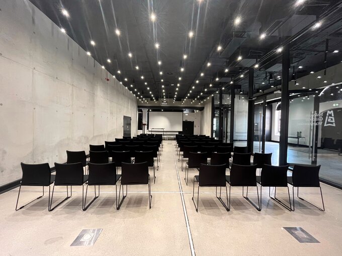 Sala przeszklona w Muzeum Gazowni Warszawskiej