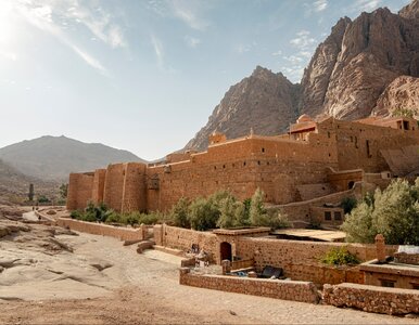 Miniatura: Kurort na terenie świętego miejsca.  Tutaj...