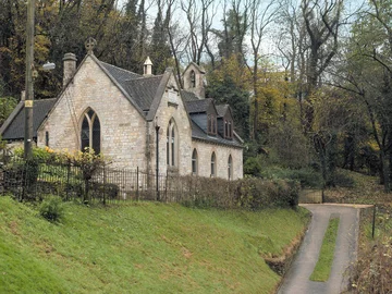 Kaplica przerobiona na apartament 