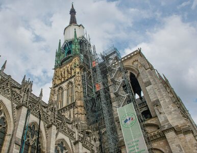 Miniatura: Słynna katedra stanęła w płomieniach....