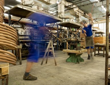 Miniatura: Krzesło, które podbiło kawiarnie świata....