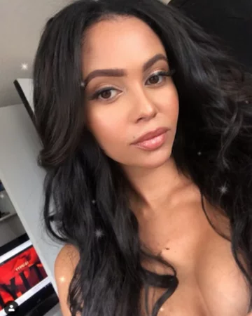 Vanessa Morgan 