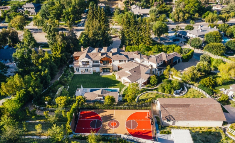Dom wokalisty znanego jako The Weeknd w Hidden Hills w Los Angeles 