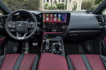 Nowy Lexus NX 450h+ 