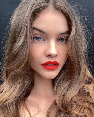 Barbara Palvin 