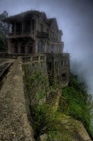 Opuszczony hotel Del Salto w Kolumbii