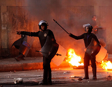 Miniatura: Demonstranci podpalili budynek rządowy w...