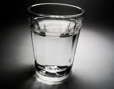 Miniatura: Miał ochotę napić się więc... wykuł w...