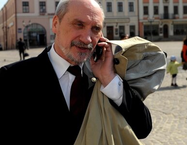 Miniatura: Macierewicz w Brukseli, Parlament...