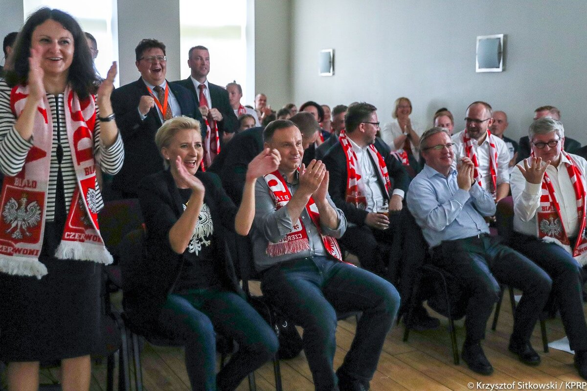 Para Prezydencka kibicowała Biało-Czerwonym w meczu z Japonią 