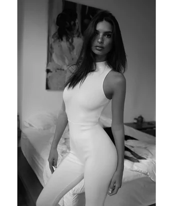 Emily Ratajkowski 