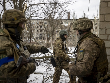 Skandal z kurtkami dla żołnierzy ZSU. Kupili letnie za zimowe, trzy razy...