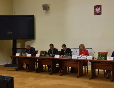 Miniatura: Wassermann odwołuje posiedzenia komisji...