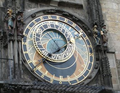 Miniatura: Wspiął się na 600-letni zegar i odłamał...