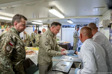 Andrzej Duda w bazie Bagram 