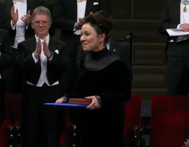 Miniatura: Olga Tokarczuk wystąpiła w sukni od Gosi...