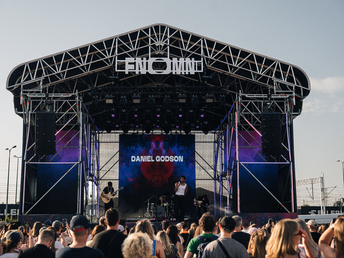 Scena FNOMN podczas festiwalu ZORZA wspieranego przez T-Mobile