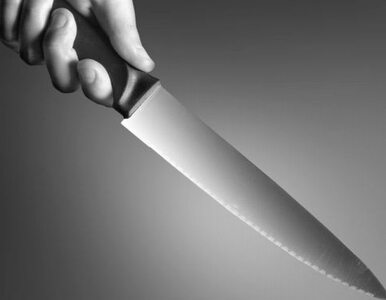 Miniatura: Zaatakował nożem żonę przy 4-letniej córce