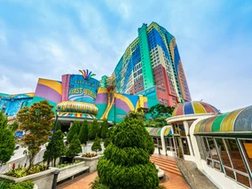 Miniatura: Gigant branży turystycznej. Największy...