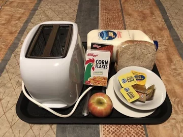 Śniadanie za 15 dolarów. Zwróćcie uwagę na mleko 