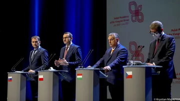 Mateusz Morawiecki w towarzystwie premierów Słowacji, Węgier i Czech 