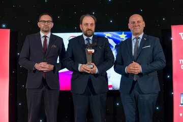Robert Jakubik,  dyrektor biura Ministra w&nbsp;Ministerstwie Funduszy i&nbsp;Polityki Regionalnej, dyrektor generalny ITA Kazimierz Pollak i&nbsp;minister Szymon Szynkowski vel Sęk, sekretarz stanu w&nbsp;MSZ, źr&oacute;dło: Piotr Woźniakiewicz/Ars Lumen .