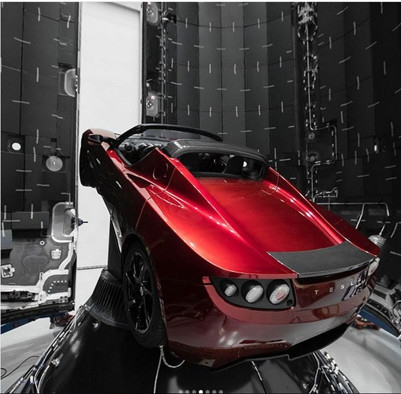 Tesla Roadster Elona Muska gotowy do lotu na orbitę Marsa 