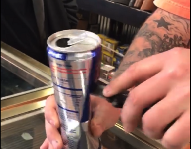 Miniatura: Red Bull z „niespodzianką”. Przerażające...