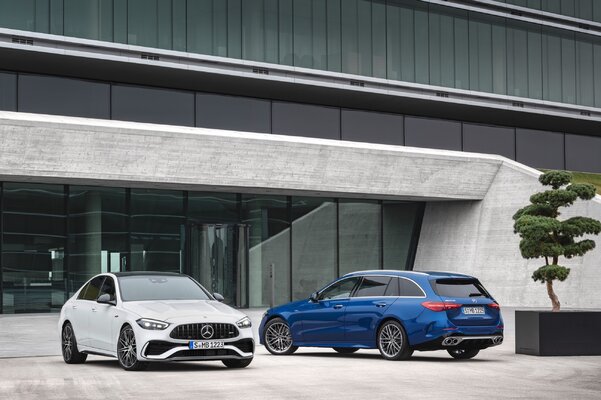 Miniatura: Nowy Mercedes-AMG C 43 4MATIC Limuzyna i...