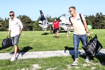 Polscy piłkarze dotarli do Arłamowa 