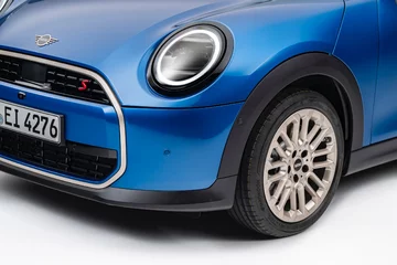 Nowe 5-drzwiowe Mini Cooper 
