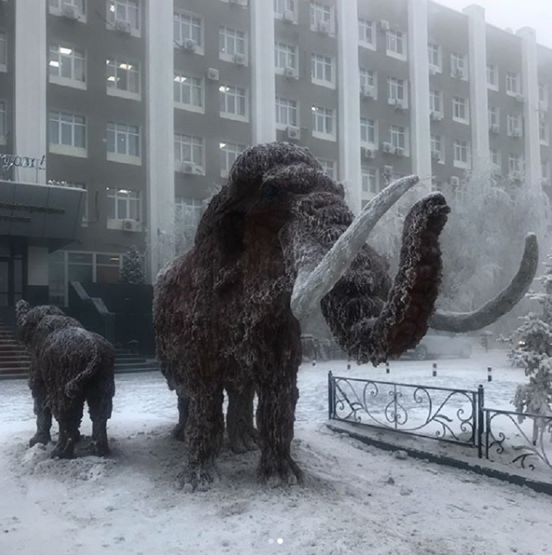 Figury mamuta w Jakucku 