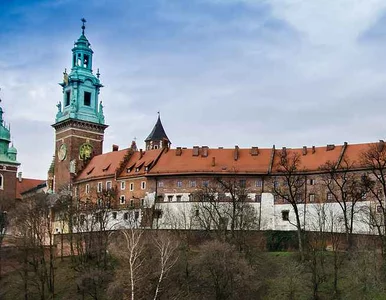 Miniatura: Zobacz, jak sypiali władcy. Zaczyna się...