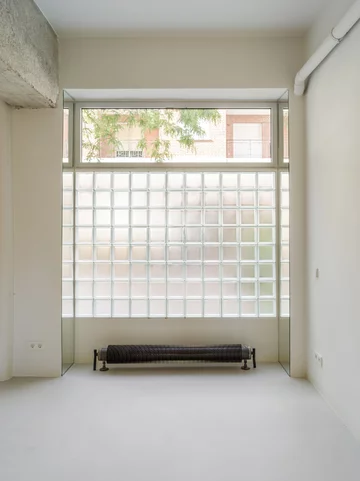 Minimalistyczne mieszkanie, projekt Jorge Borondo + Ana Petra Moriyón 