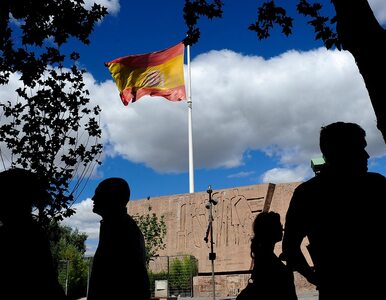 Miniatura: Hiszpania z sukcesem sprzedała obligacje