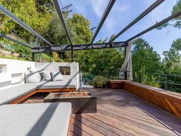 Dom, który Leonardo DiCaprio kupił dla mamy, Irmelin Indenbirken Leonardo DiCaprio, TopTenRealEstateDeals