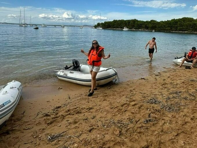 Z pontonem na plaży