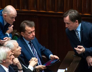 Ziobryści jak „jedna pięść” i chcą dalej uderzać w premiera. Kaczyński...