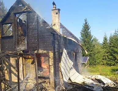Miniatura: Dom w Bieszczadach spłonął doszczętnie....