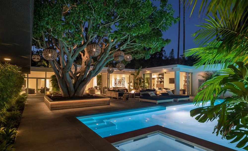 Dom Cindy Crawford i Rande'a Gerbera w Beverly Hills 