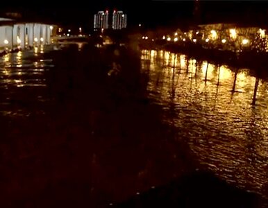 Miniatura: Powódź we Włoszech. Woda porywała łodzie