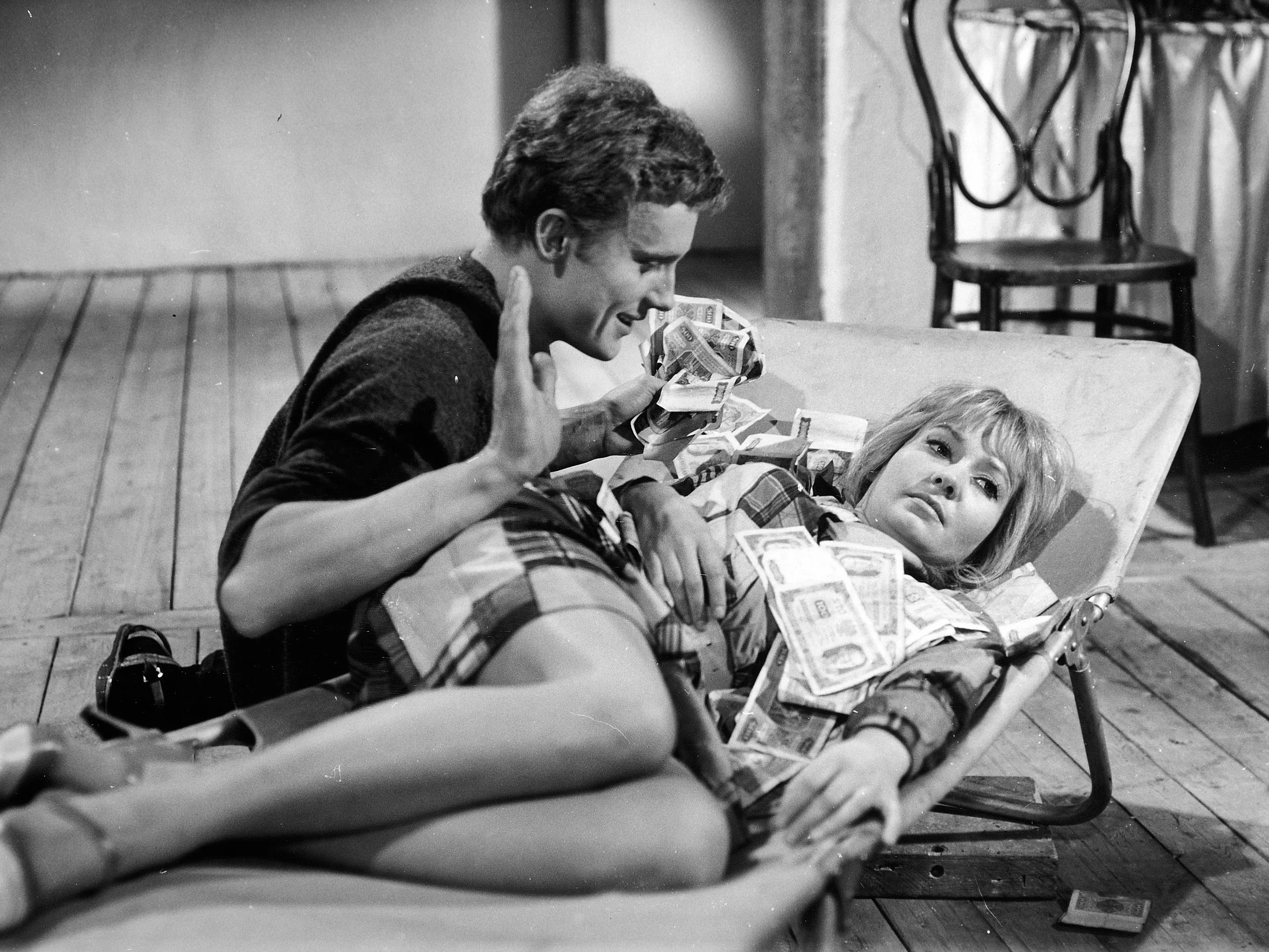 10 cytatów z filmów Stanisława Barei. Dopasujesz tytuł?