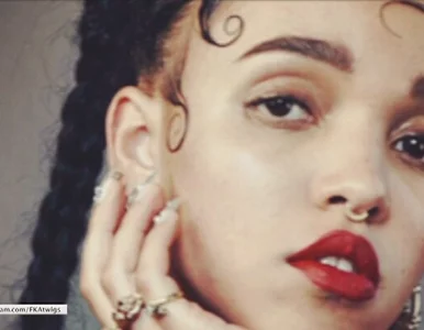 Miniatura: "Vogue": FKA twigs nową ikoną stylu