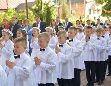 Miniatura: Pierwsza komunia święta. Jakimi kwotami...